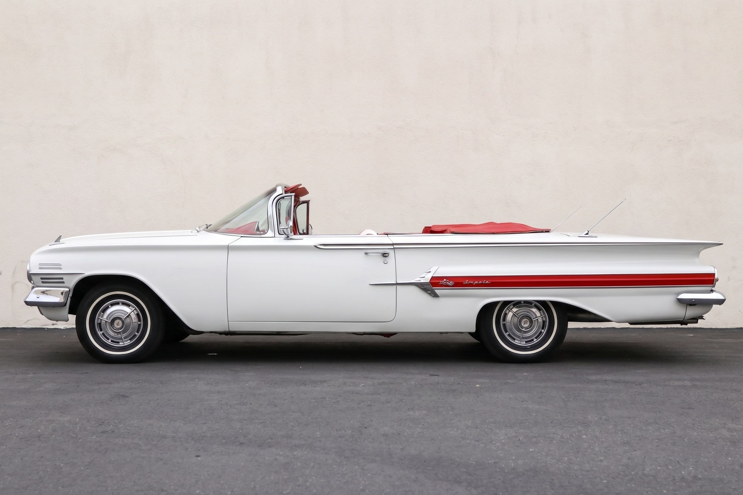 1960 Chevrolet Impala photo 4